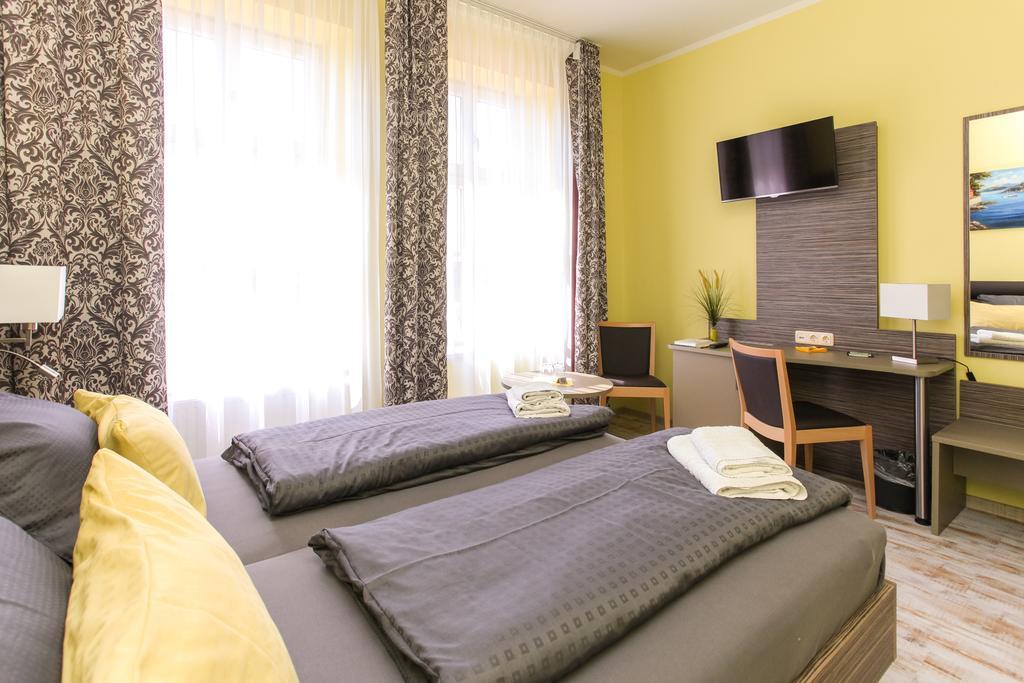 Restaurant & Pension Eshramo Барт Номер фото